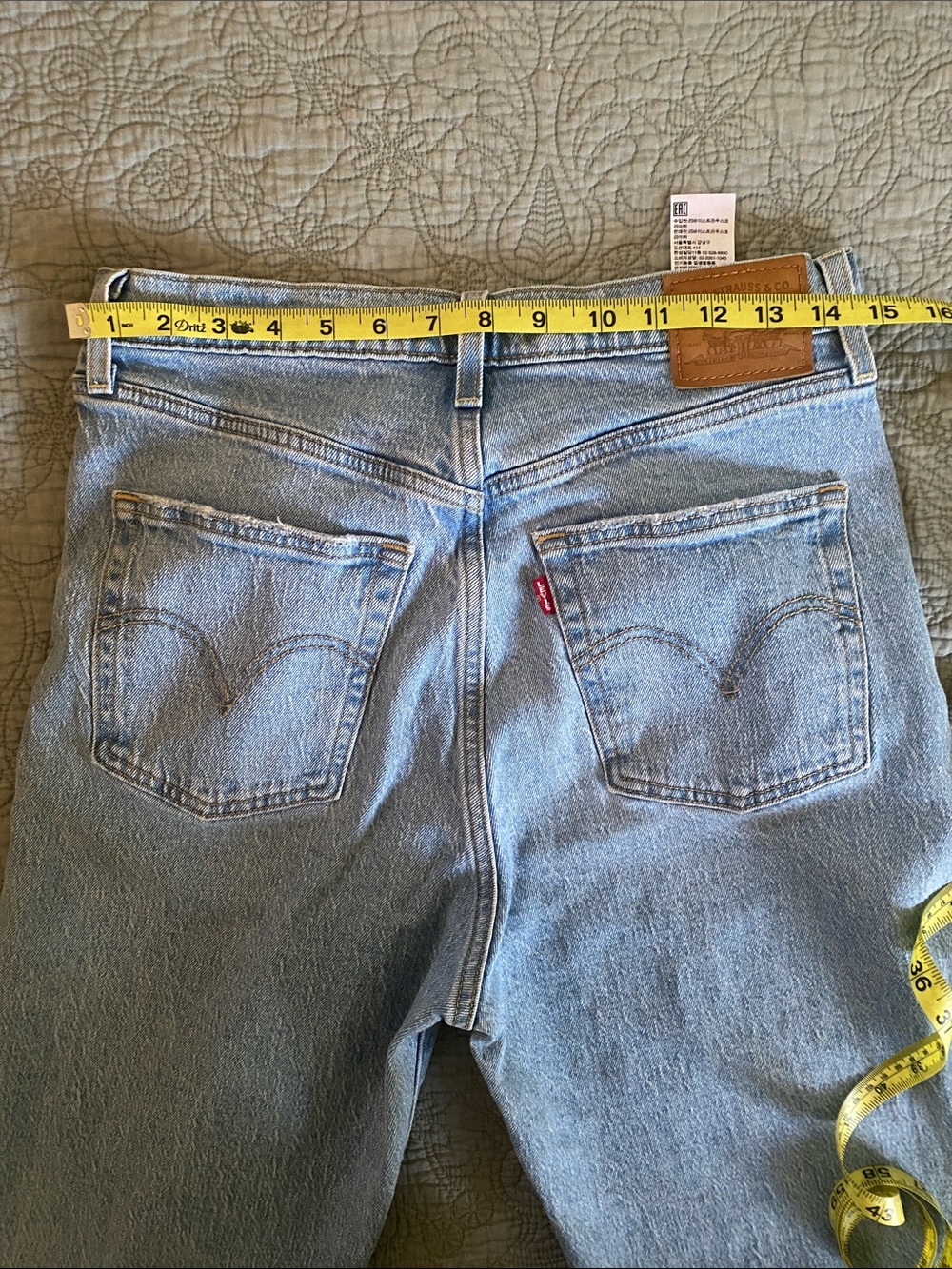 Levi’s Ribcage Straight Ankle Distressed Jeans - Picture 5 of 5